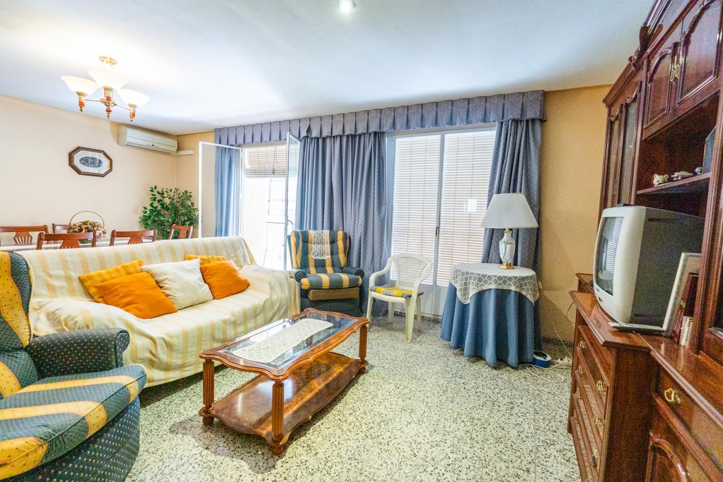 Sala d'estar de Pis en venda en Alicante / Alacant amb Aire condicionat i Terrassa