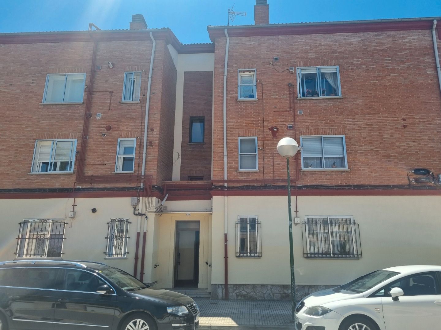 Vista exterior de Pis en venda en Burgos Capital amb Calefacció, Terrassa i Traster