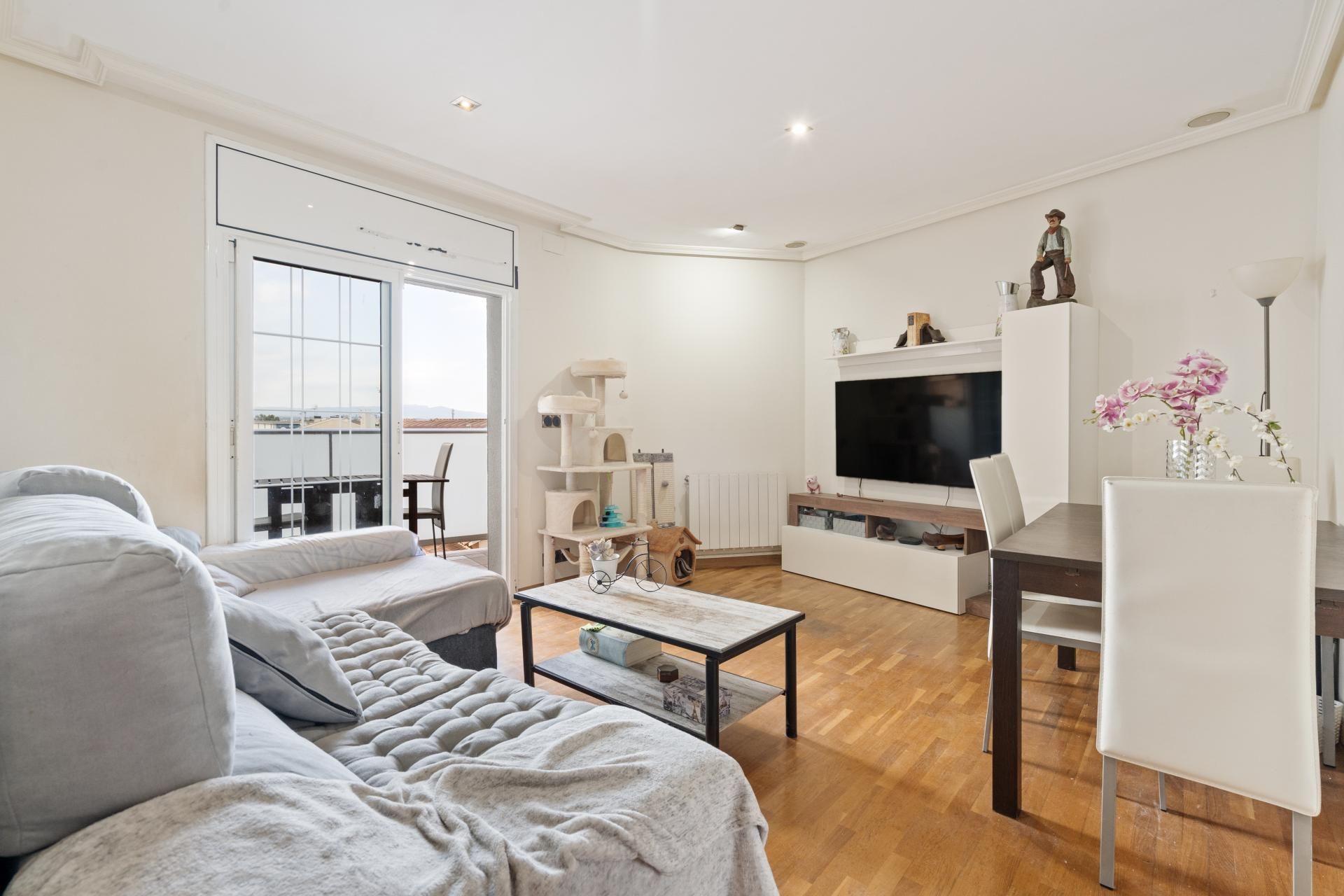 Living room of Flat for sale in Sant Fost de Campsentelles  with Heating, Oven and Microwave