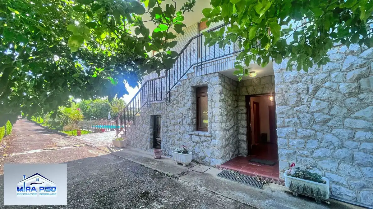 Außenansicht von Country house zum Verkauf in Arnuero mit Heizung, Terrasse und Abstellraum