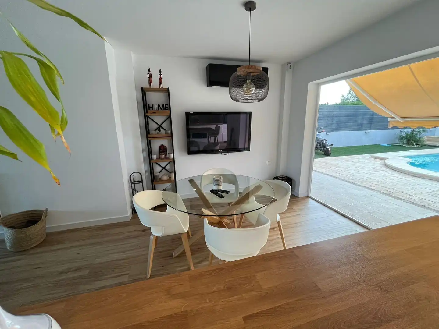 Dining room of Detached homes for sale in Monforte del Cid  with Air Conditioner, Private garden and Parquet flooring