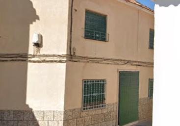 Vista exterior de Casa o xalet en venda en Alcázar de San Juan amb Calefacció, Terrassa i Moblat