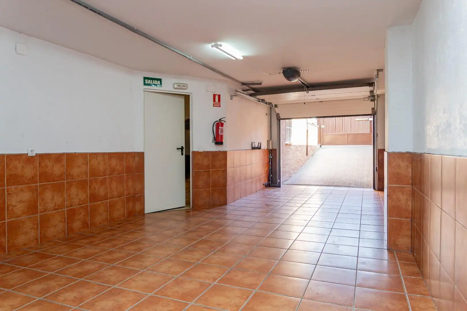 Casa adosada en venta en Valdemoro con Calefacción, Trastero y Piscina comunitaria