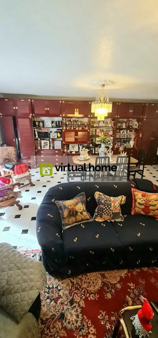 Sala d'estar de Casa o xalet en venda en Benidorm amb Traster, Piscina i Moblat