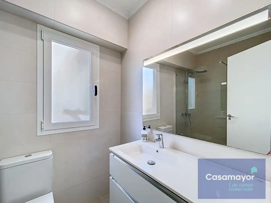 Baño de Piso de alquiler en Alicante / Alacant con Aire acondicionado y Calefacción