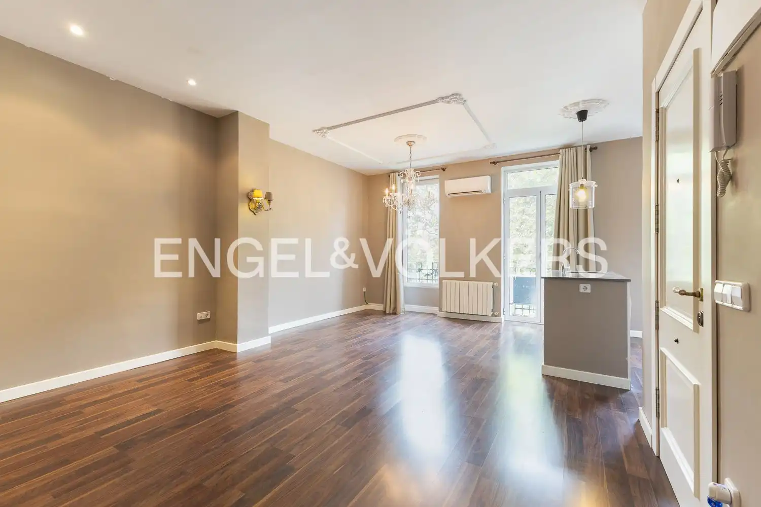 Dining room of Flat for rent in Valencia  with Air Conditioner, Heating and Parquet flooring