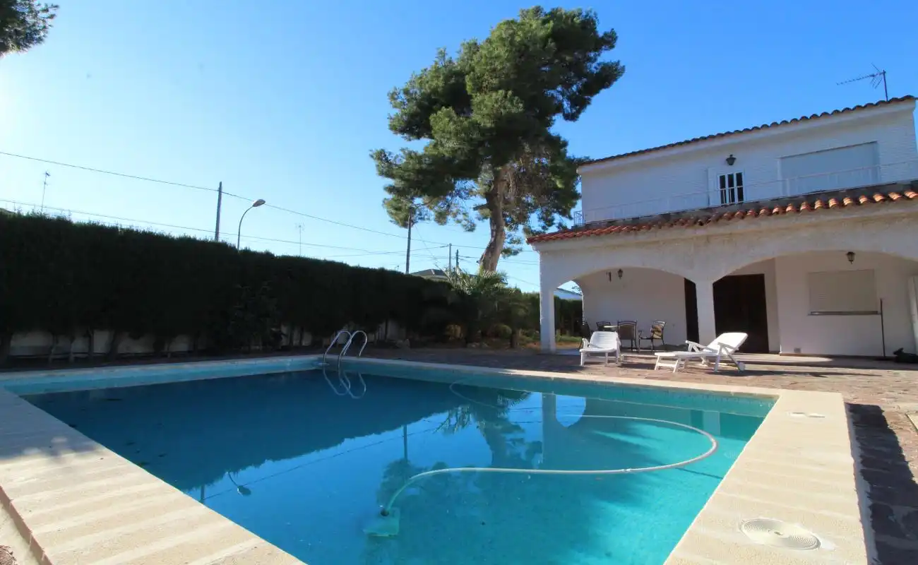 Swimming pool of Houses for rent in L'Eliana  with Air Conditioner, Heating and Private garden