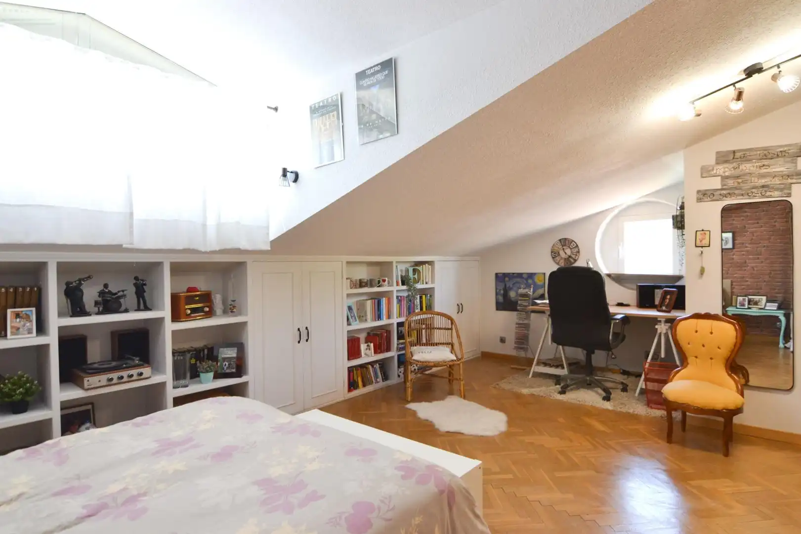 Bedroom of Duplexes for sale in Villanueva del Pardillo  with Air Conditioner, Heating and Parquet flooring