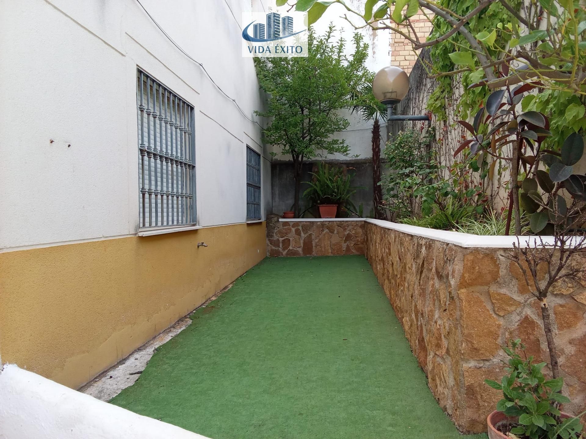 Exterior view of Flat for sale in Linares  with Air Conditioner and Storage room