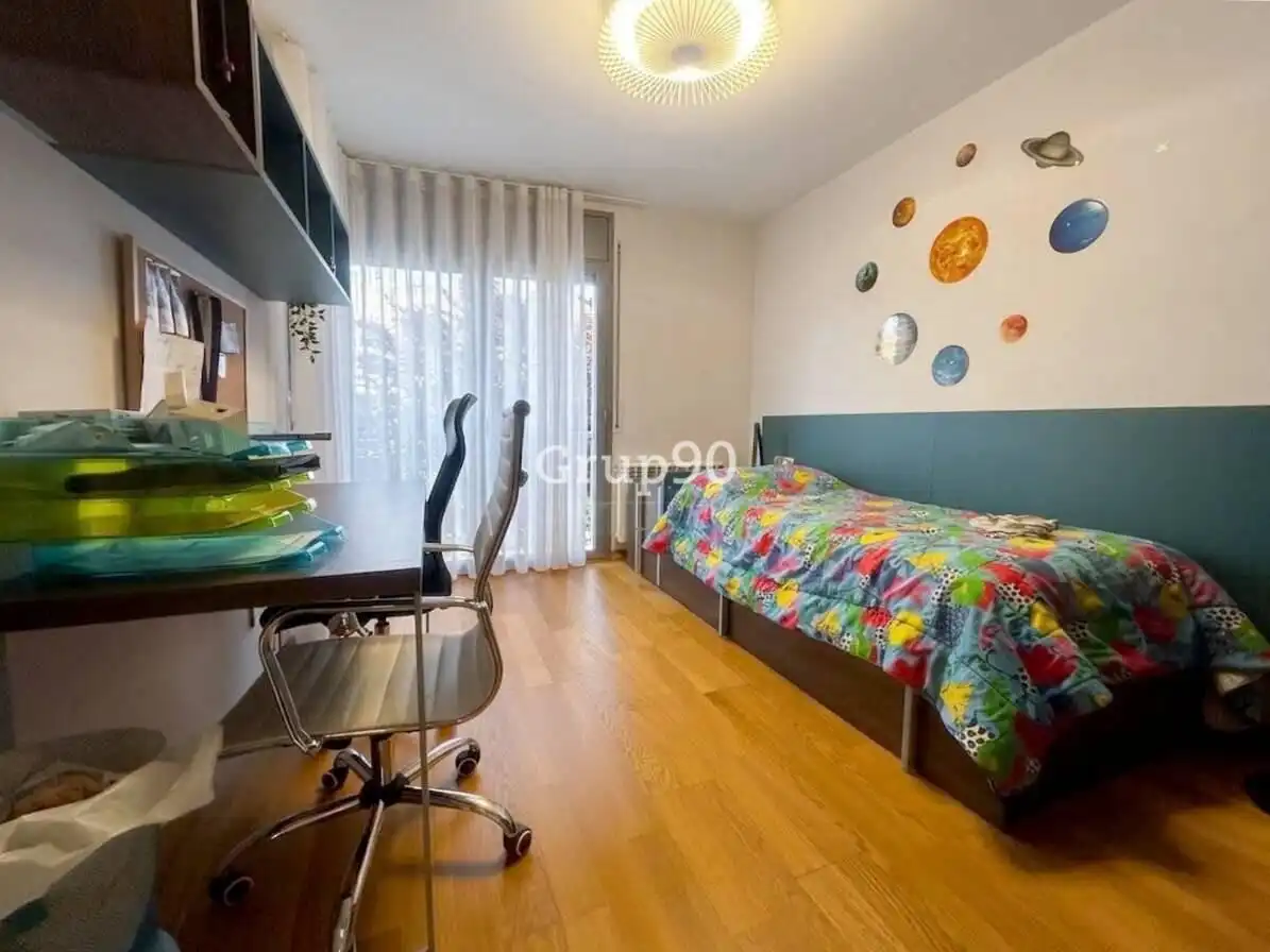 Habitación de Casa adosada en venta en Lleida con Aire acondicionado, Calefacción y Jardín privado