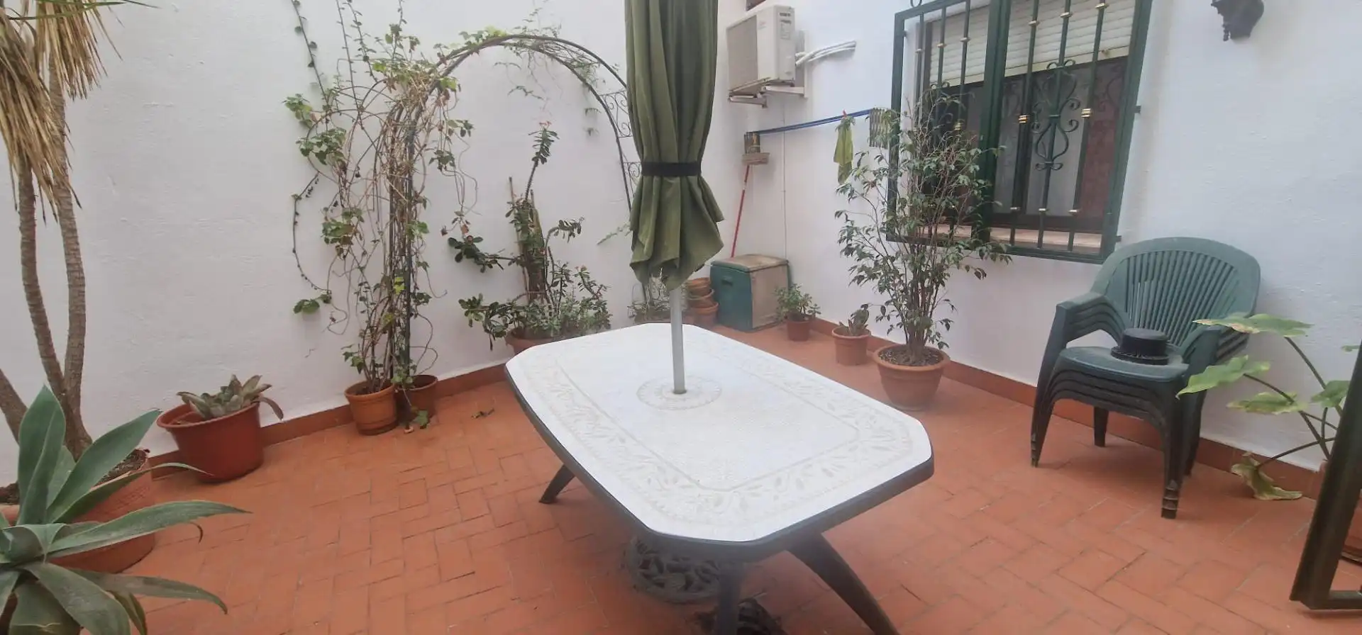 Terrasse von Erdgeschoss zum Verkauf in Xirivella mit Klimaanlage, Terrasse und Abstellraum