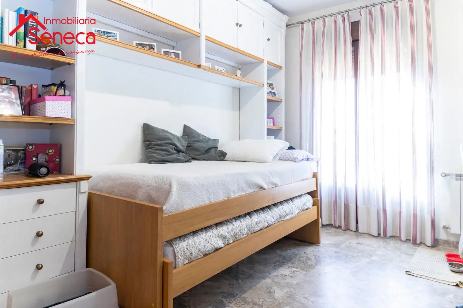 Habitación de Casa adosada en venta en Córdoba con Aire acondicionado, Calefacción y Jardín privado