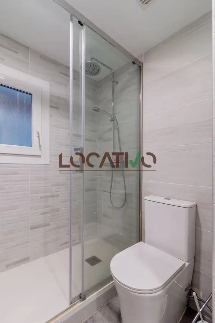 Bathroom of Duplexes for sale in Madrid  with Heating and Terrace