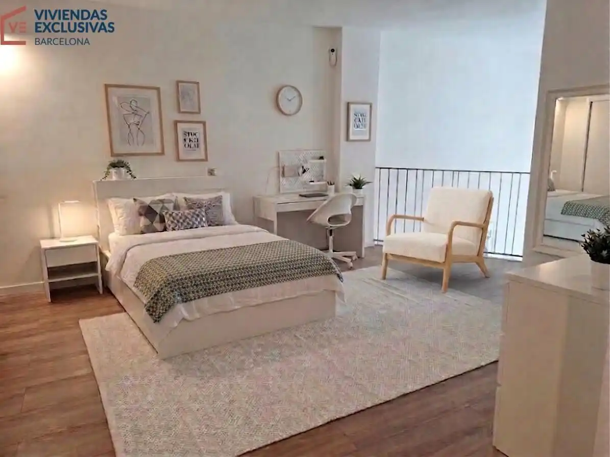 Habitación de Dúplex en venta en Barcelona con Parquet, Balcón y Alarma