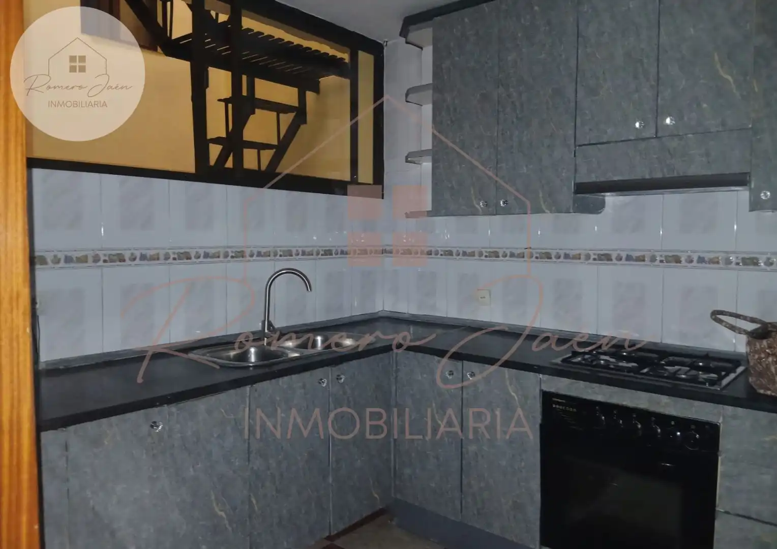 Cuina de Casa o xalet en venda en Jaén amb Terrassa