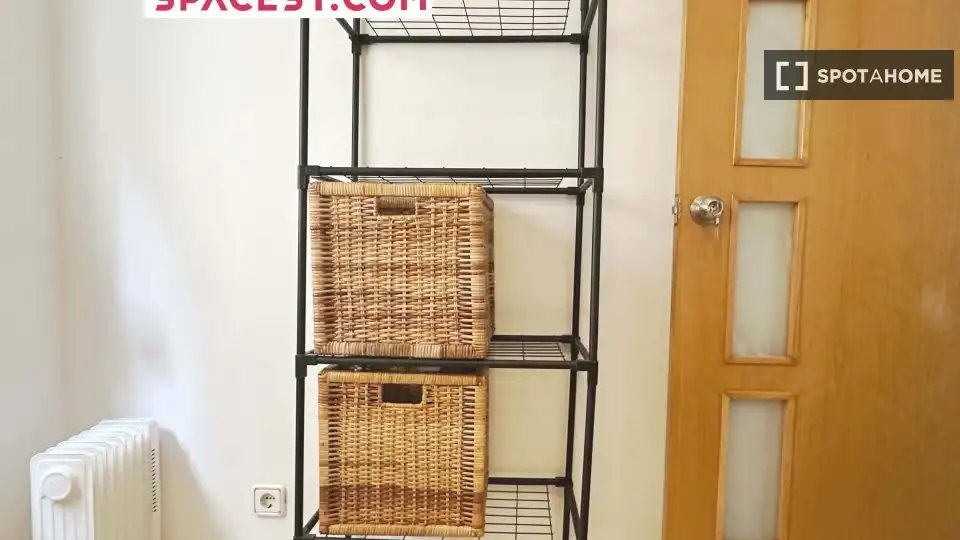 Piso de alquiler en L'Hospitalet de Llobregat con Aire acondicionado, Calefacción y Amueblado