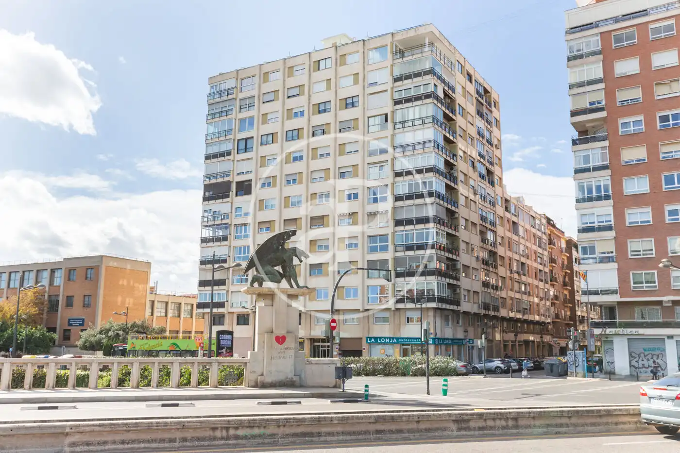 Wohnung zur Miete in Av. de Peris i Valero, Mont-Olivet