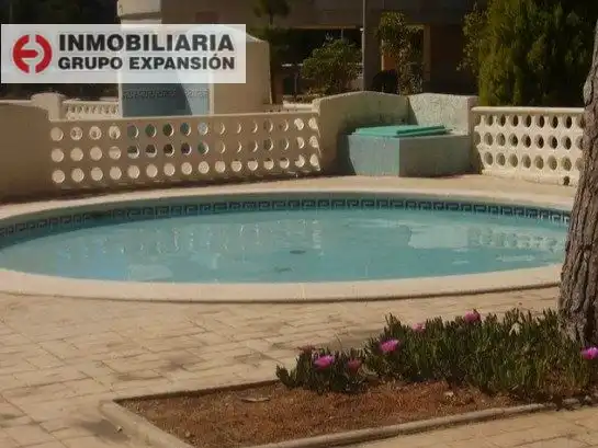 Schwimmbecken von Wohnung zum Verkauf in Castilblanco de los Arroyos mit Privatgarten, Terrasse und Möbliert