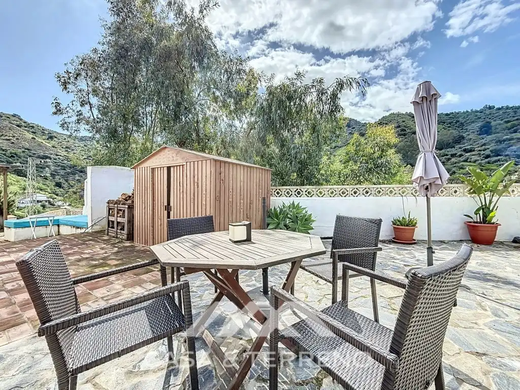 Terrassa de Casa o xalet en venda en Comares amb Aire condicionat, Jardí privat i Terrassa