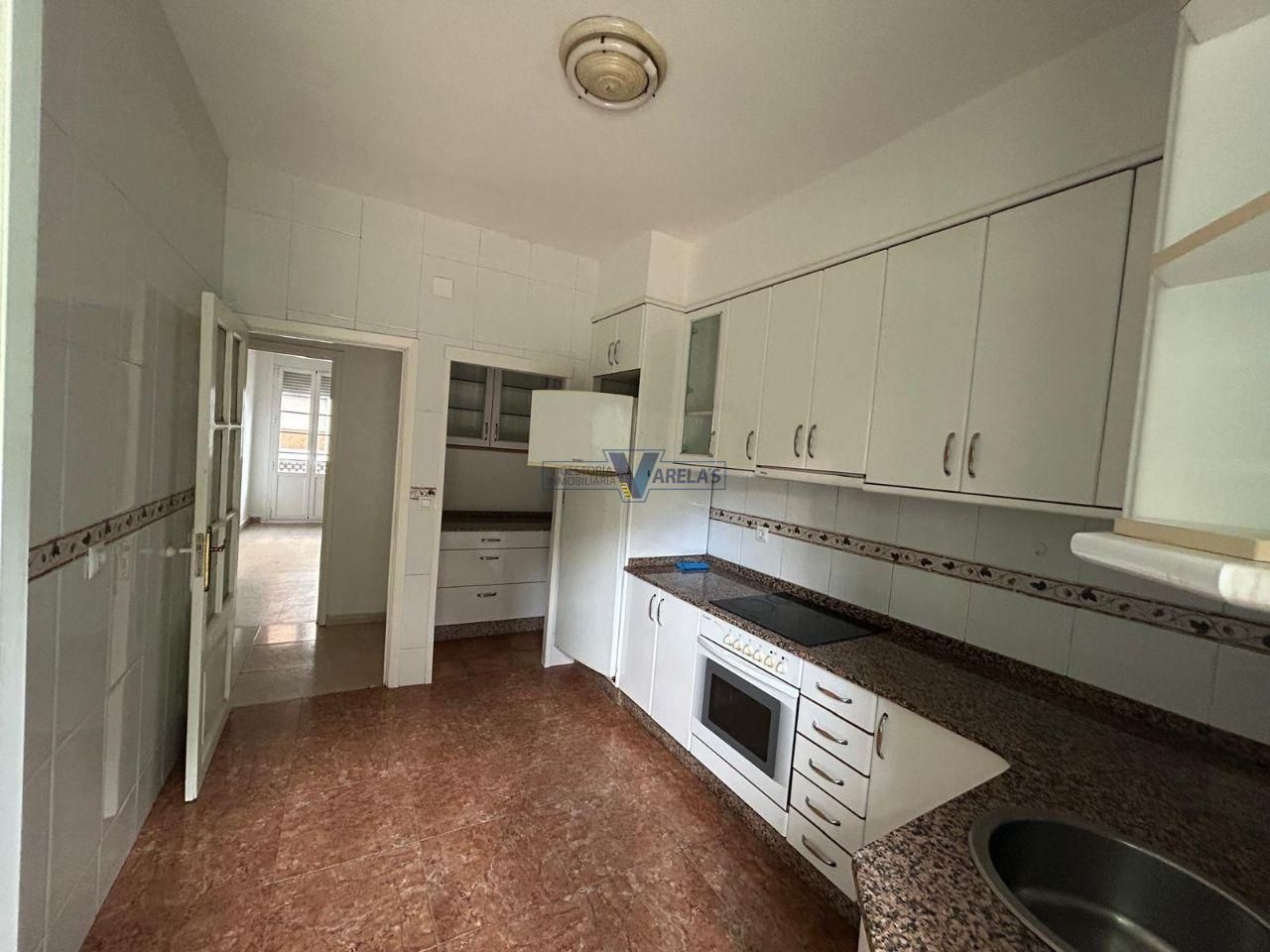 Cuina de Pis en venda en Ourense Capital  amb Terrassa