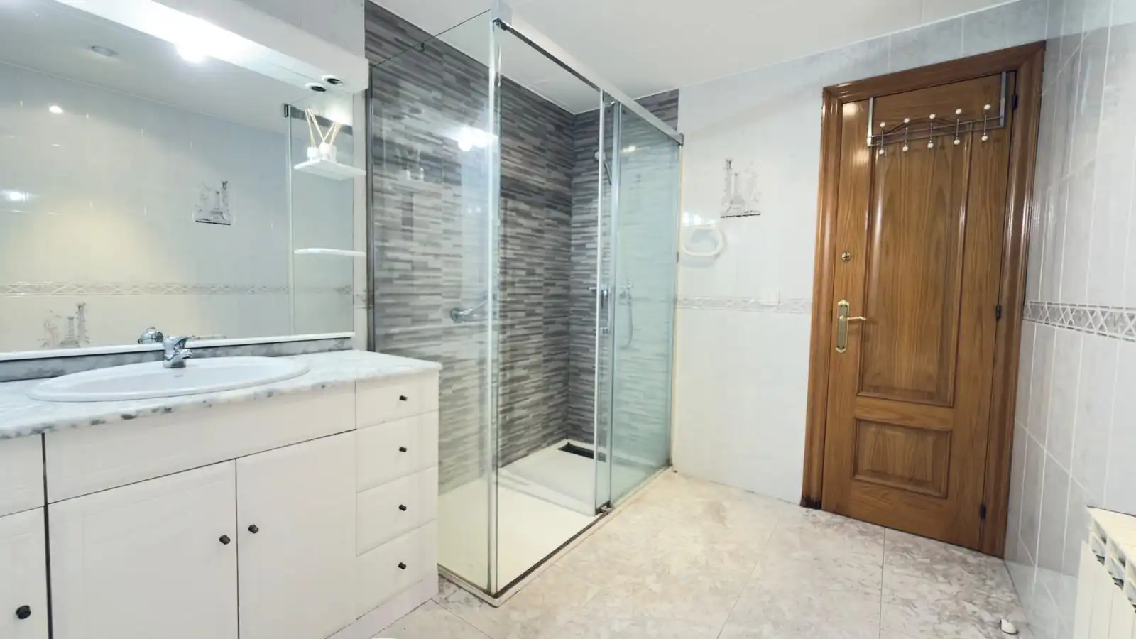 Bathroom of Flat for sale in Granollers  with Heating and Balcony