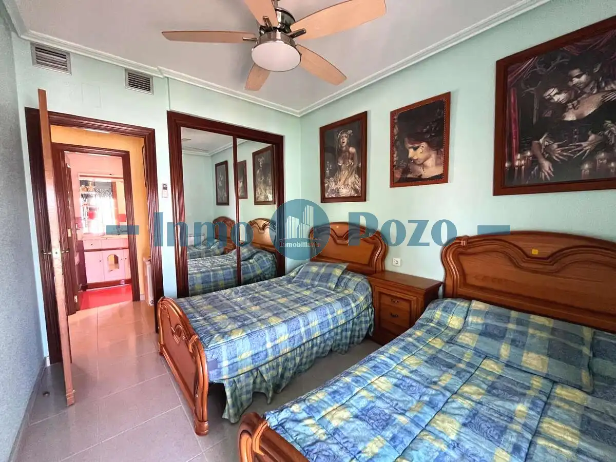 Schlafzimmer von Maisonette zum Verkauf in Almendralejo mit Abstellraum und Möbliert