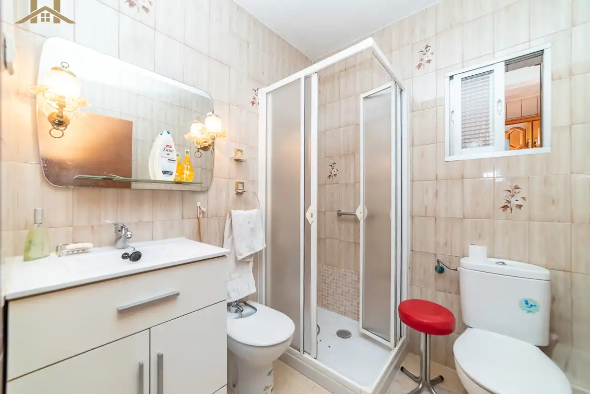 Badezimmer von Wohnung zum Verkauf in Leganés mit Terrasse und Abstellraum