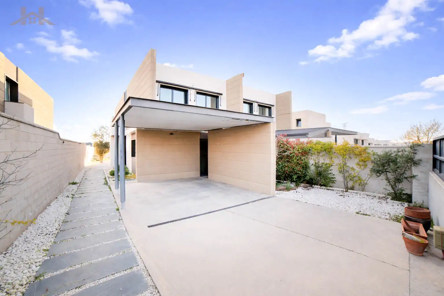 Vista exterior de Casa o chalet en venta en Arroyomolinos (Madrid) con Calefacción, Jardín privado y Terraza