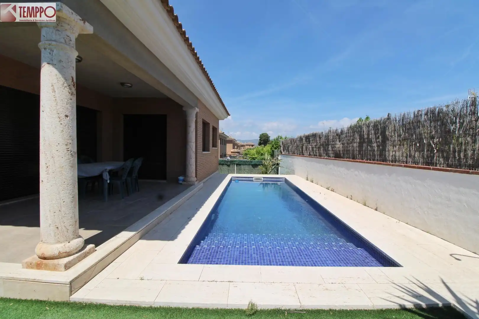 Schwimmbecken von Haus oder Chalet zum Verkauf in Santa Oliva mit Heizung, Privatgarten und Terrasse