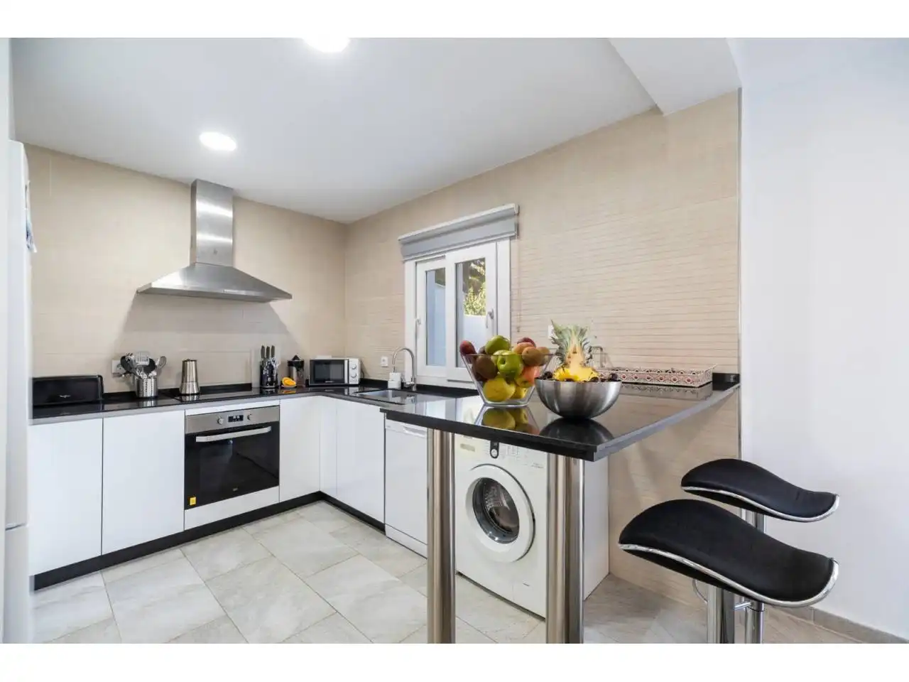 Cocina de Casa o chalet en venta en Chiclana de la Frontera con Aire acondicionado, Jardín privado y Terraza