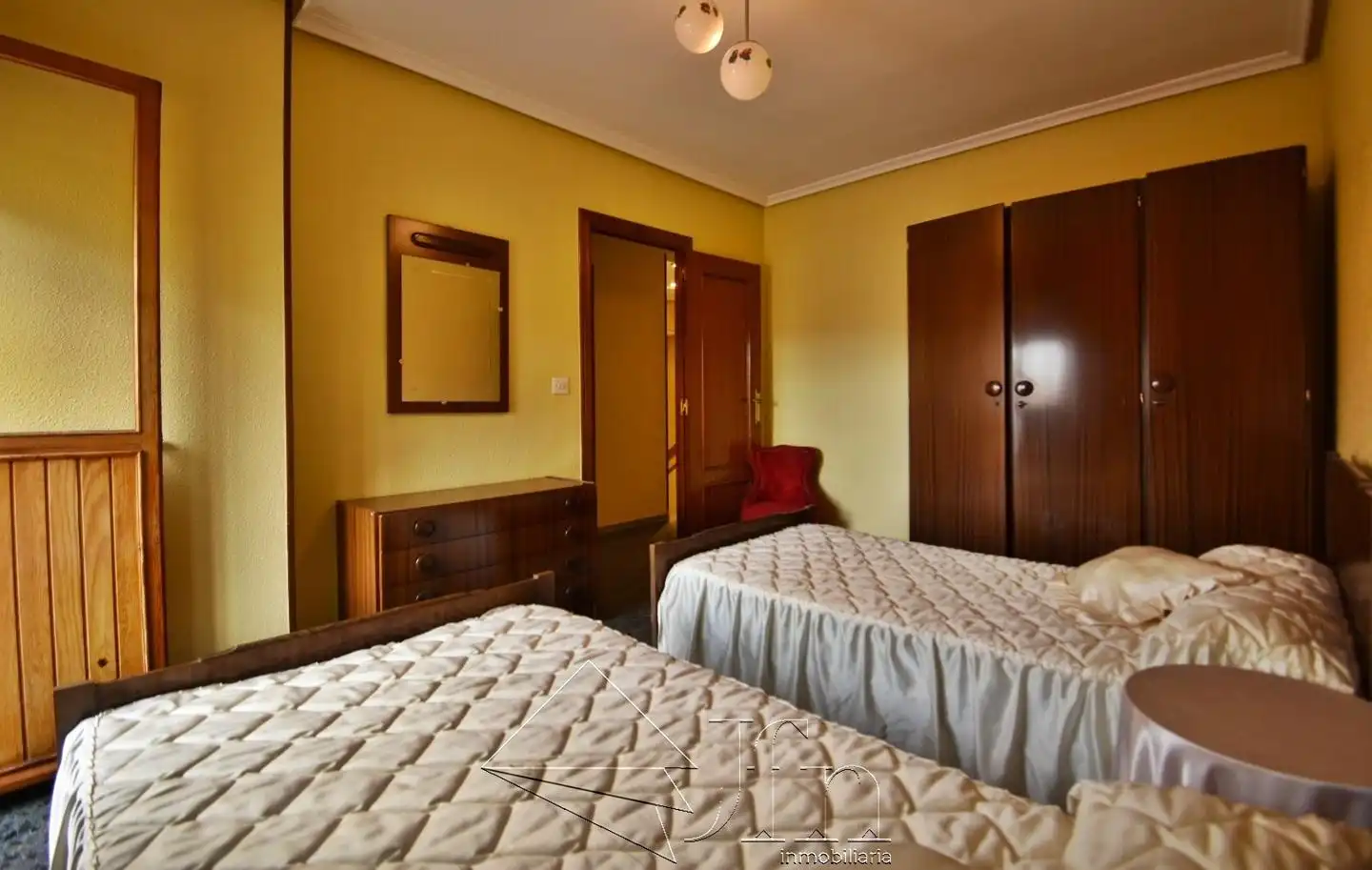 Schlafzimmer von Einfamilien-Reihenhaus zum Verkauf in Íscar mit Heizung und Balkon
