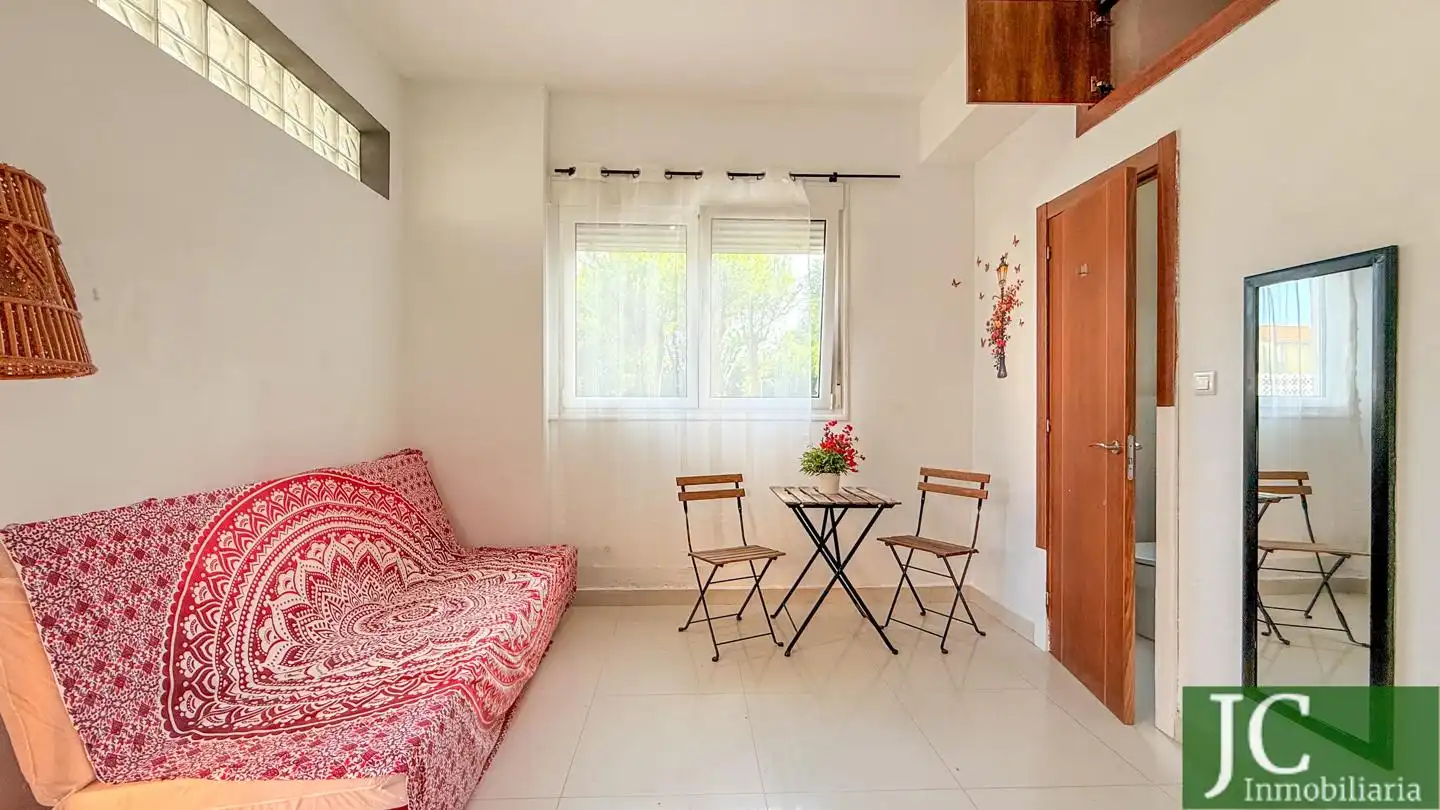 Sala de estar de Estudio en venta en Laredo con Amueblado