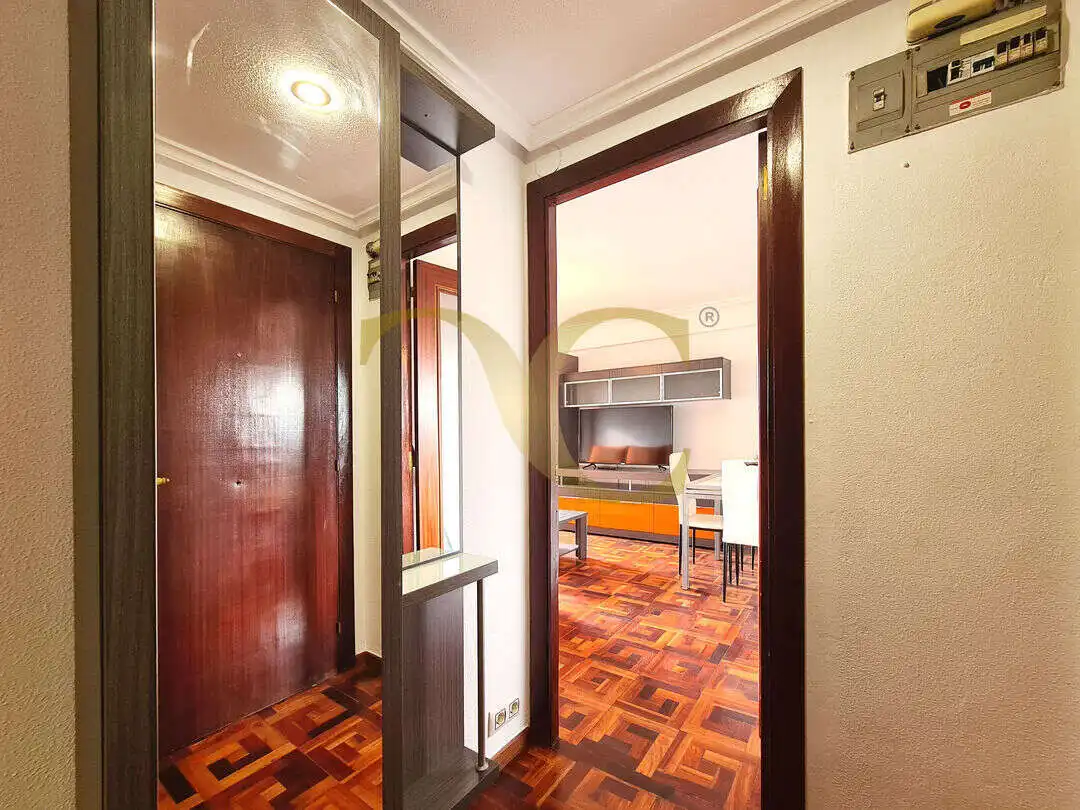 Piso en venta en Oviedo  con Calefacción, Trastero y Amueblado