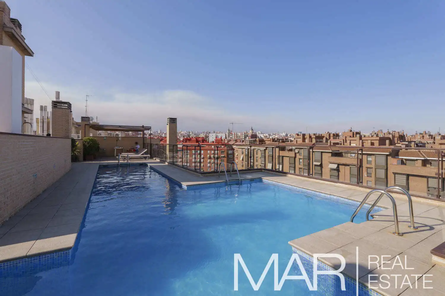 Flat for sale in Calle Nogales, Acacias