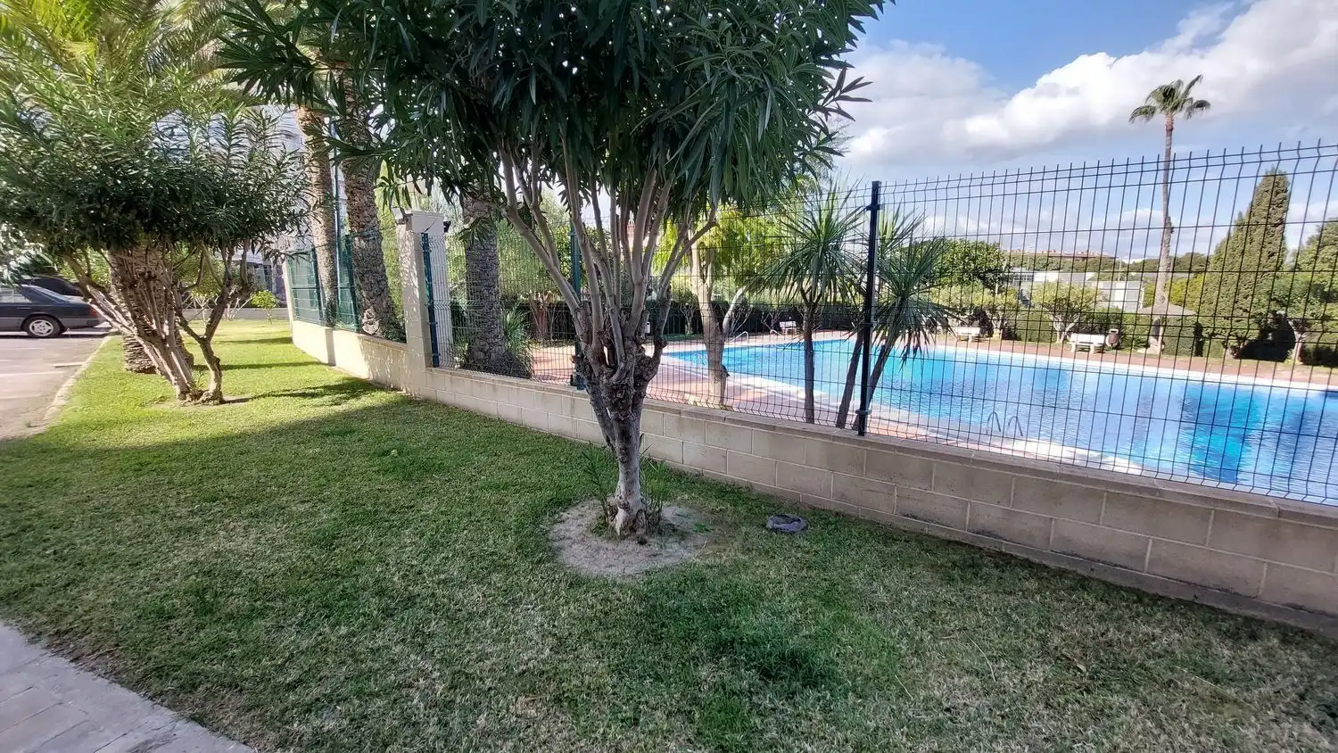 Piscina de Piso en venta en Alicante / Alacant con Aire acondicionado, Calefacción y Jardín privado