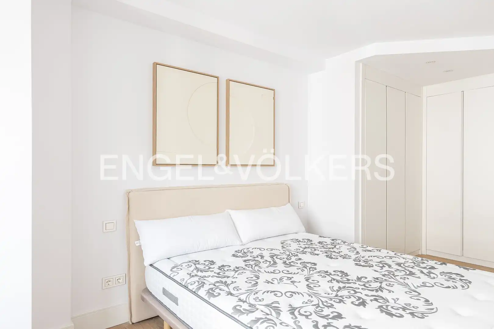 Bedroom of Flat for rent in Madrid  with Air Conditioner, Heating and Storage room