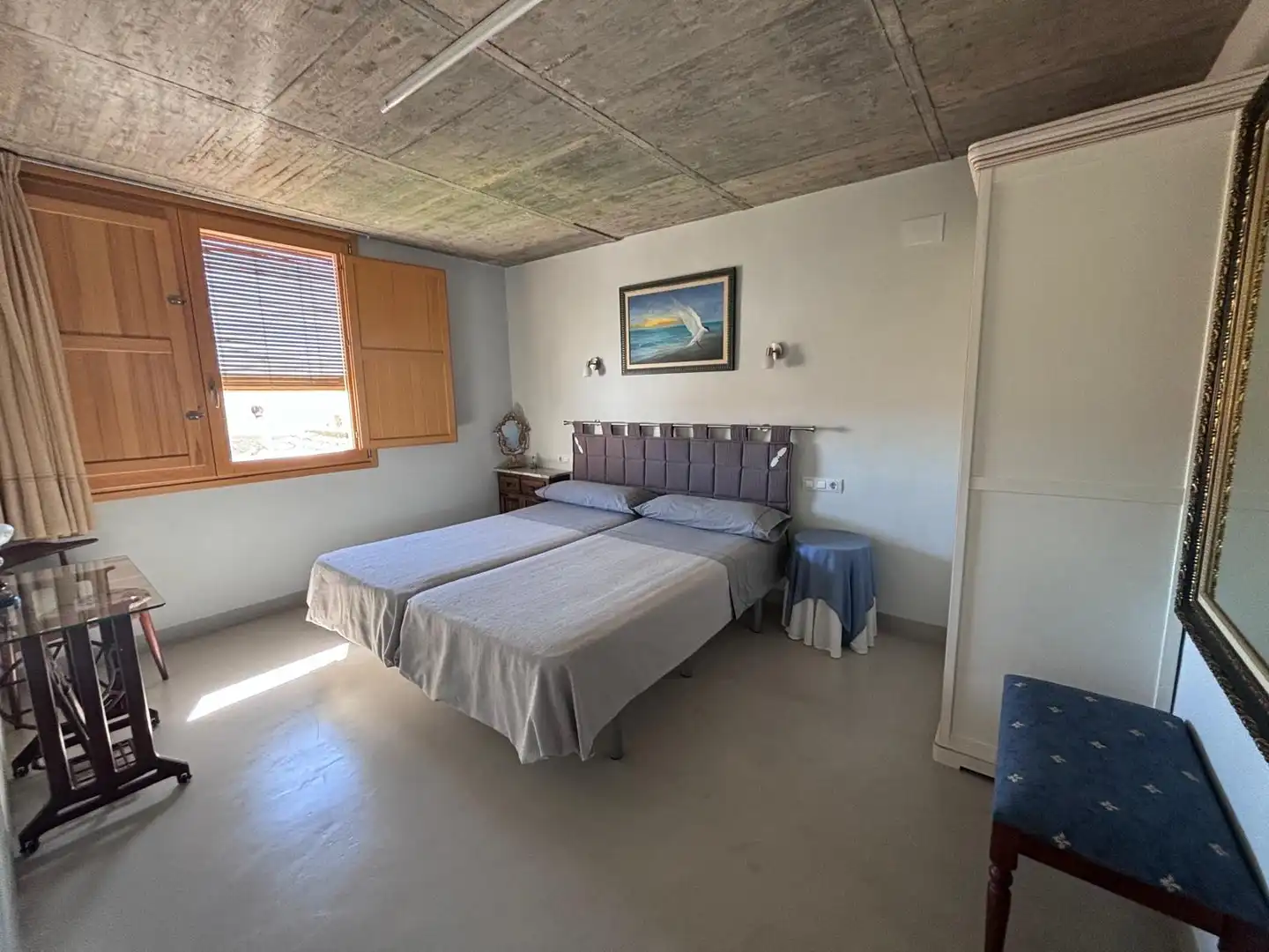 Dormitori de Finca rústica de lloguer en Chumillas amb Jardí privat, Piscina i Moblat