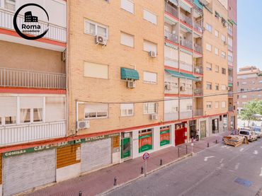 Piso con balcón en venta en Beiro