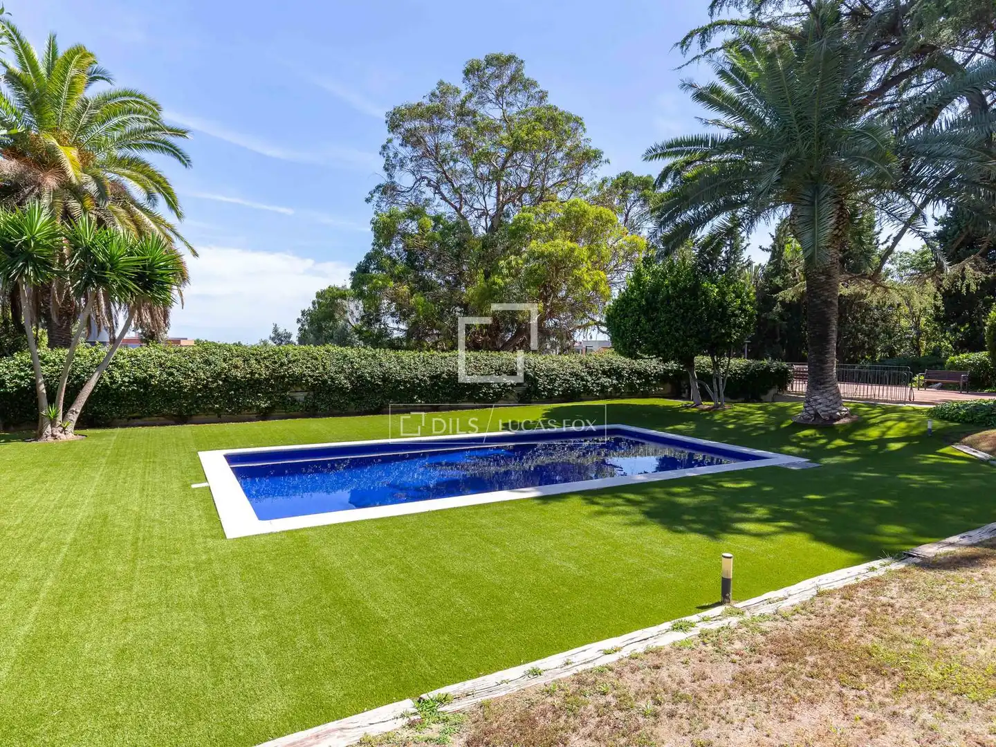 Swimming pool of Flat for sale in Esplugues de Llobregat  with Air Conditioner, Heating and Private garden