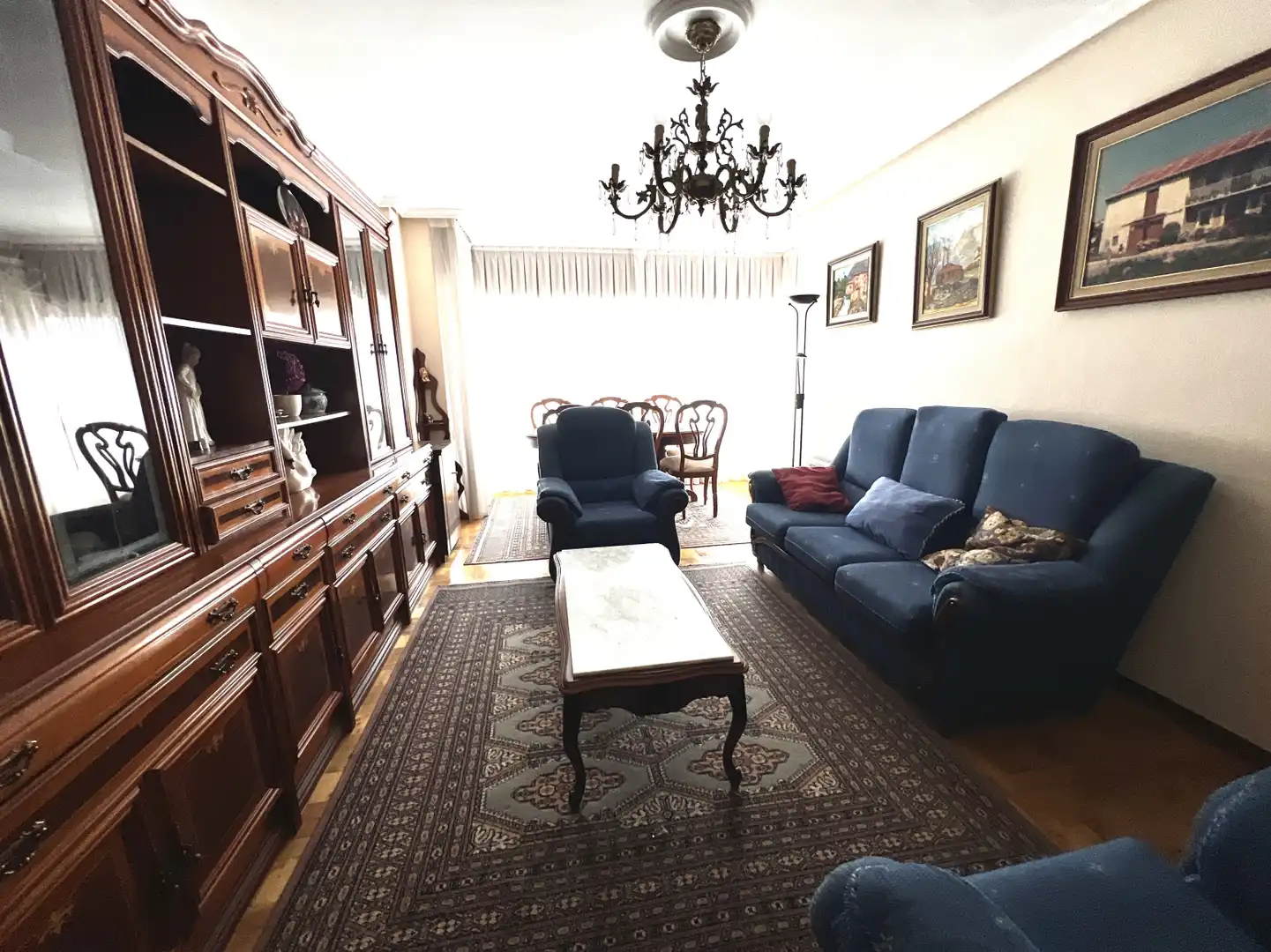 Sala de estar de Piso en venta en Cabezón de la Sal con Calefacción, Parquet y Amueblado