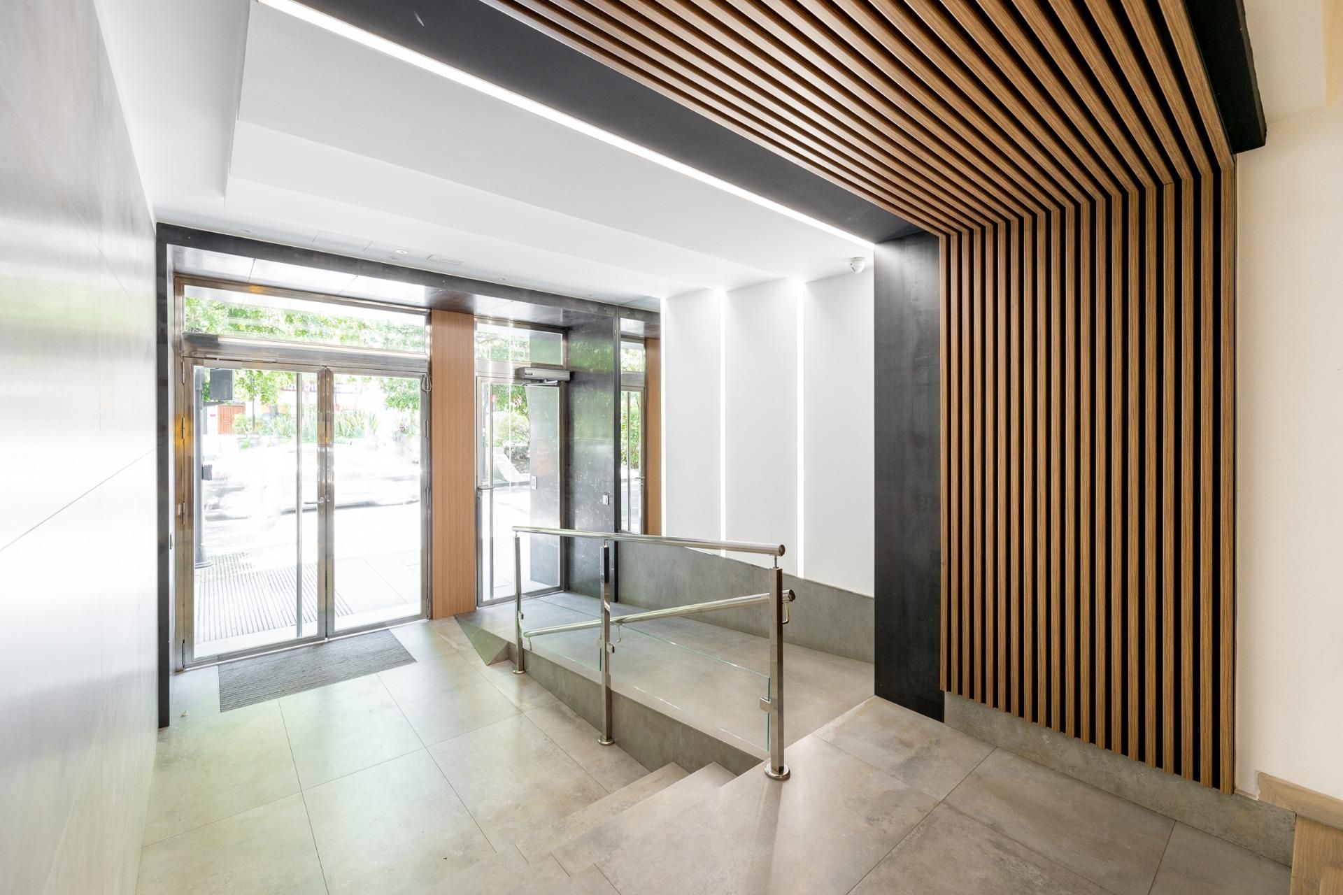 Flat for sale in  Granada Capital  with Air Conditioner, Balcony and Alarm