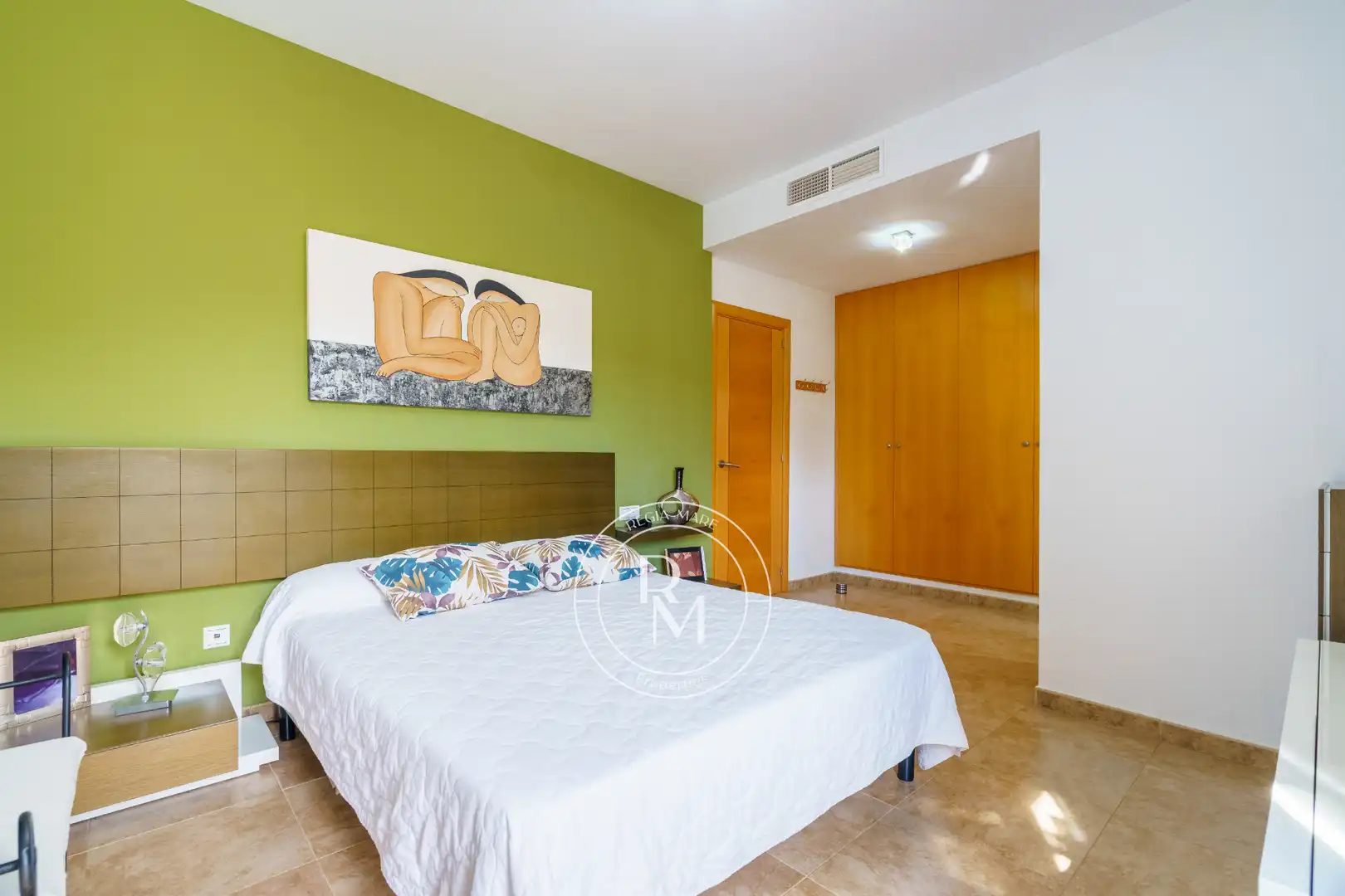Habitación de Casa adosada en venta en Roda de Berà con Aire acondicionado, Calefacción y Jardín privado