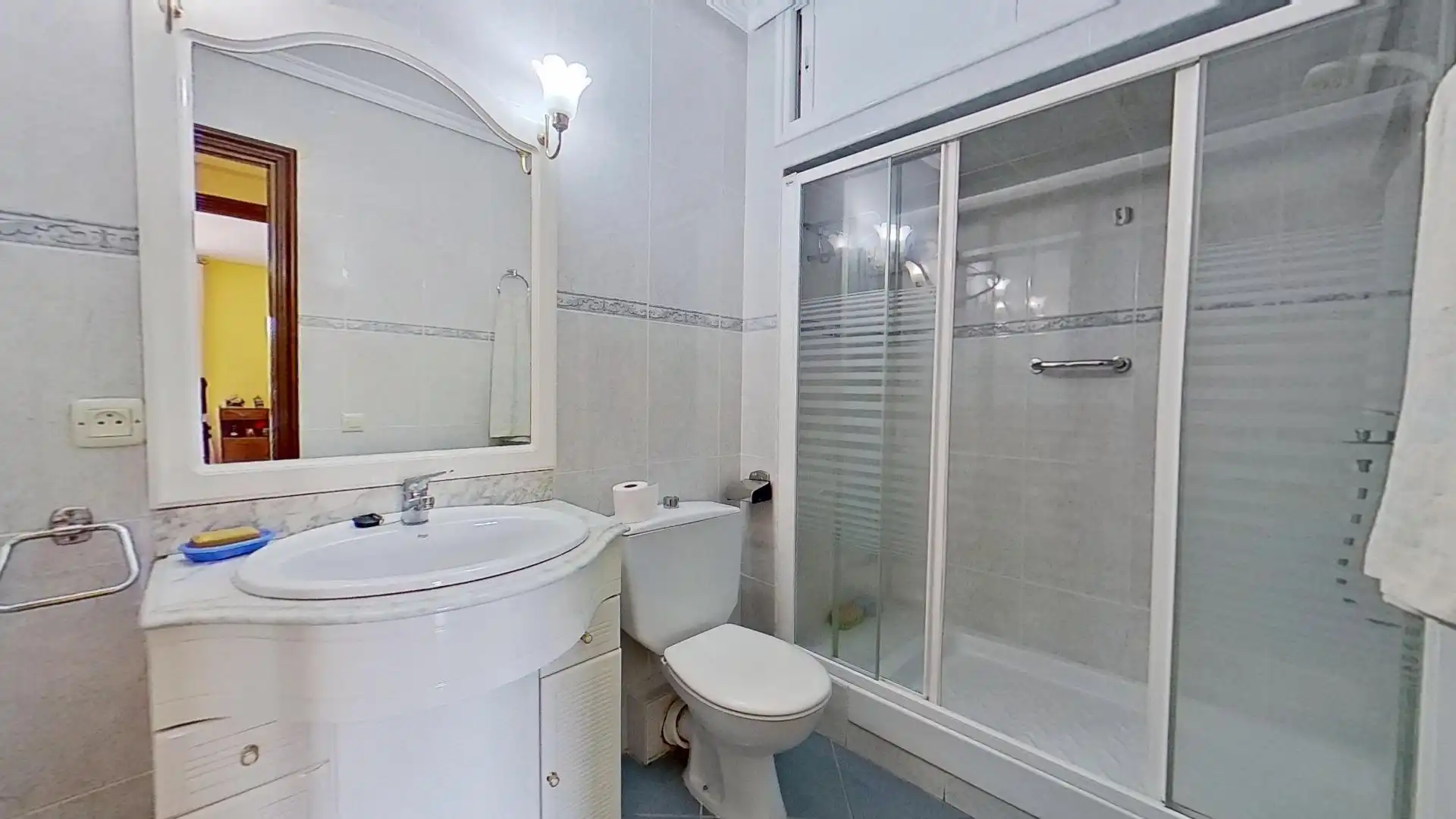 Baño de Piso en venta en Madrid con Calefacción y Terraza