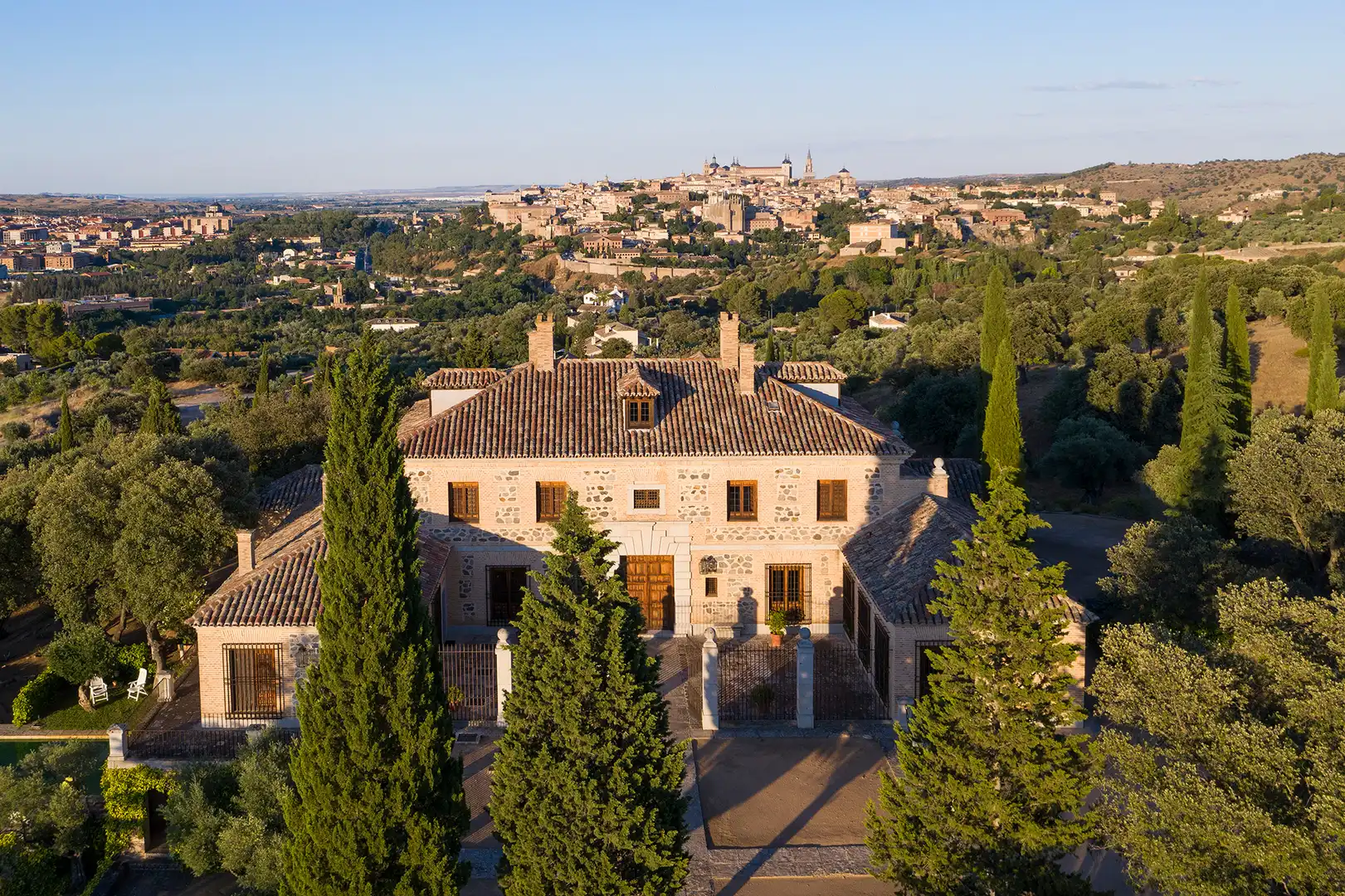 Außenansicht von Gebäude zum Verkauf in Toledo
