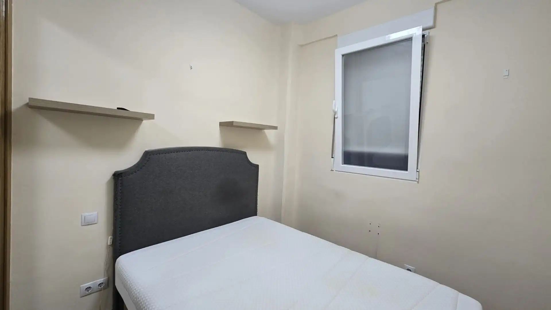 Habitación de Apartamento en venta en Madrid con Calefacción y Amueblado