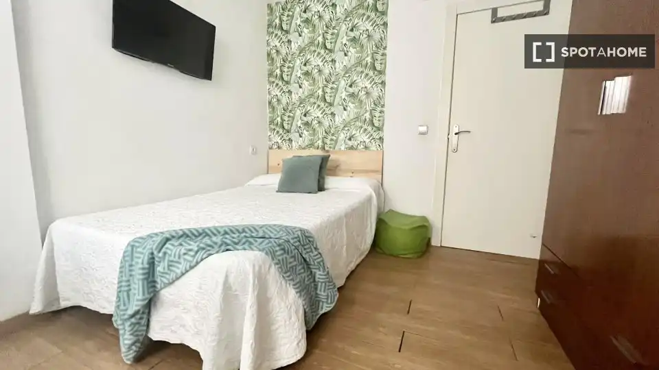 Habitación de Piso para compartir en Sevilla con Aire acondicionado, Terraza y Amueblado