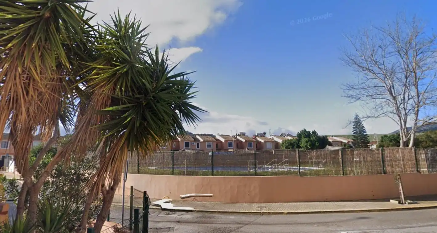 Casa adosada en venta en Algeciras con Jardín privado y Piscina comunitaria