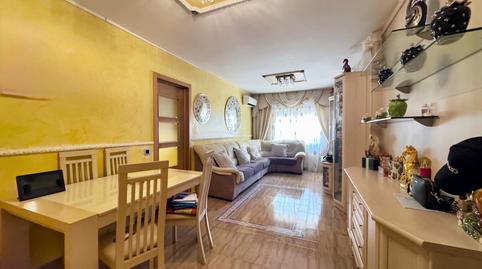 Foto 3 de Piso en venta en Calle de Alzola, Orcasitas, Madrid