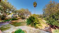 Jardí de Casa o xalet en venda en Chiva amb Aire condicionat, Terrassa i Piscina