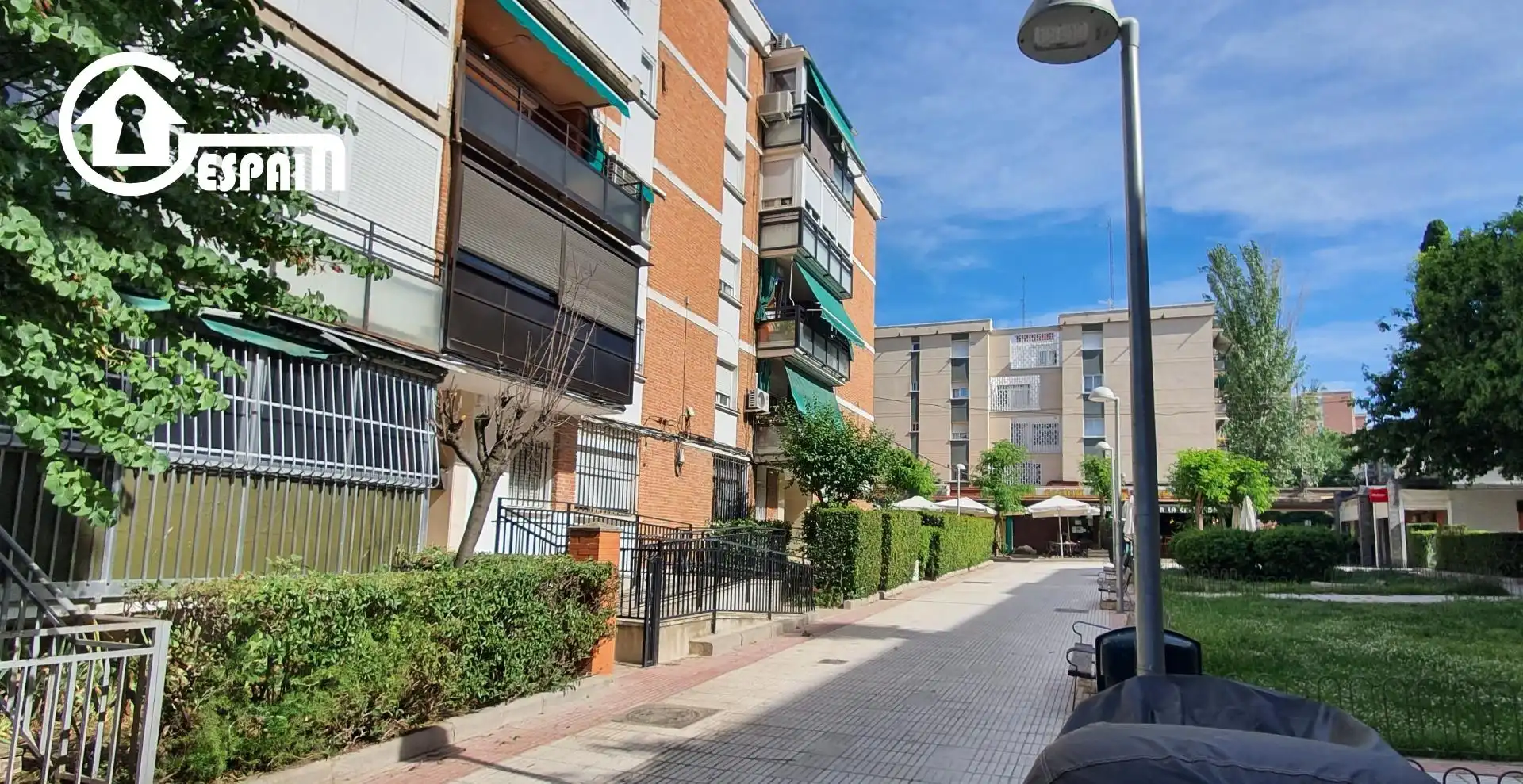 Vista exterior de Pis en venda en Madrid amb Calefacció i Terrassa